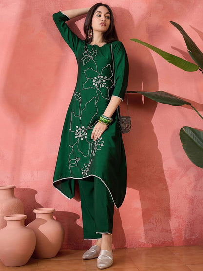 Dhiyona SN Women's Floral Embroidered Regular Beads and Stones Kurta with Trousers