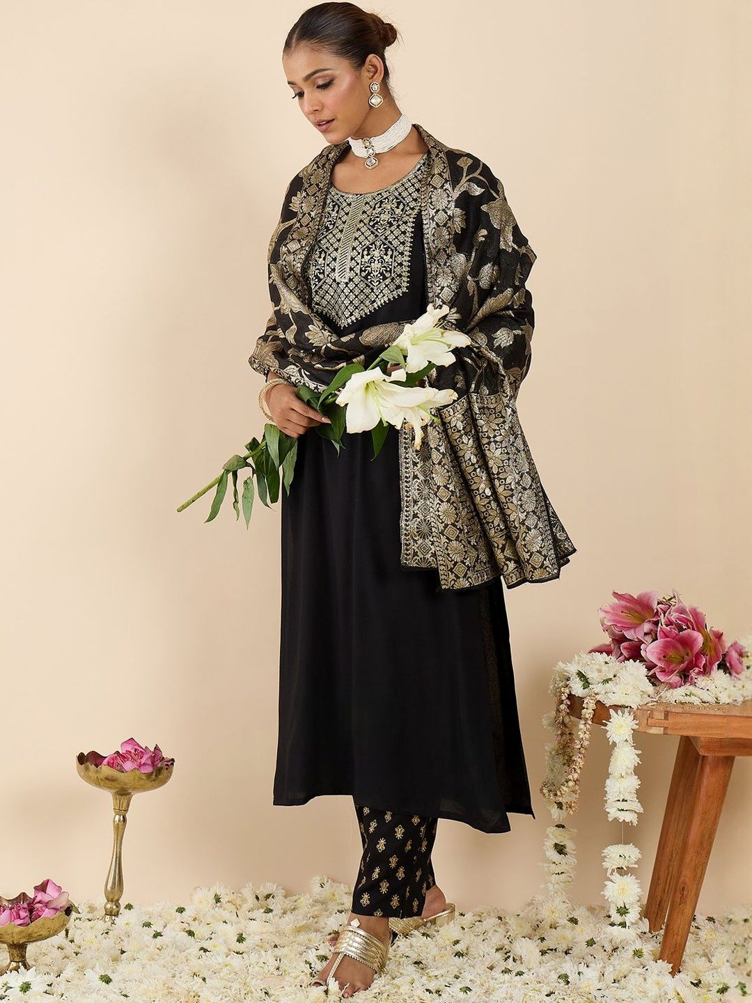 Dhiyona IE Women Ethnic Motifs Embroidered Regular Kurta with Trousers & With Dupatta