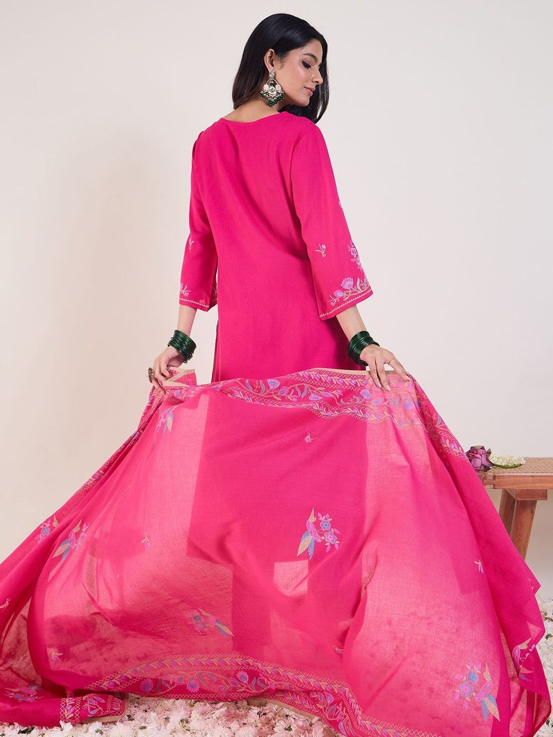 Floral Embroidered Regular Thread Work Straight Kurta With Trousers & Dupatta