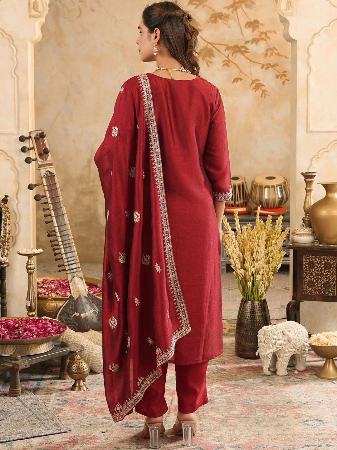 Women Ethnic Motifs Embroidered Regular Sequinned Kurta Set With Dupatta