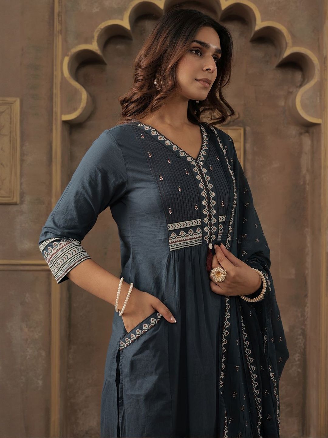 Motifs Embroidered Pure Cotton V-Neck Straight Kurta With Trousers & Dupatta