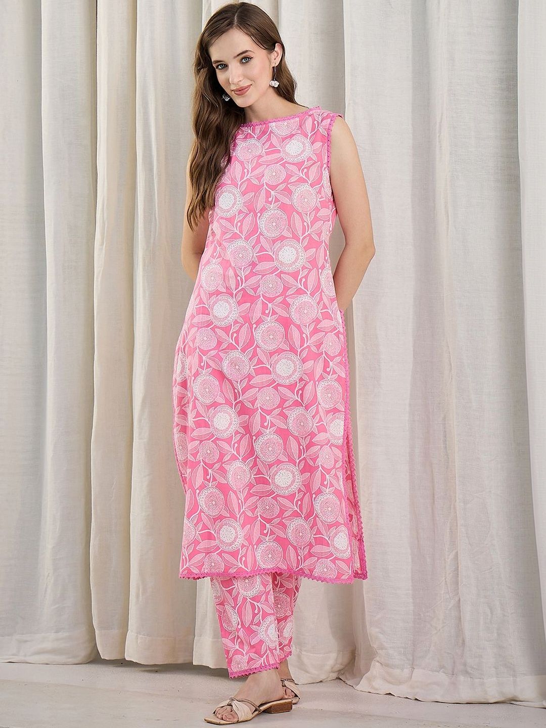 Women Floral Printed Regular Pure Cotton Kurta with Trousers