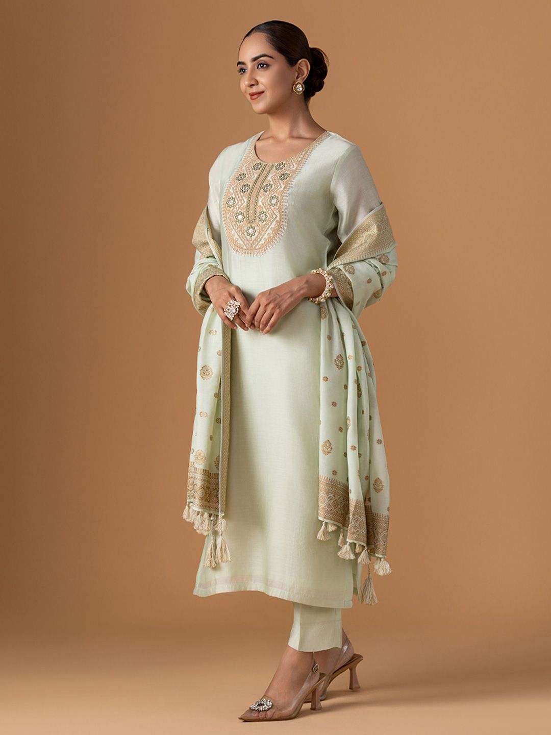 Dhiyona WP Women Solid Embroidered Kurta with Trousers & Dupatta