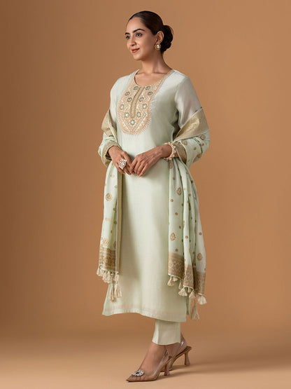 Dhiyona WP Women Solid Embroidered Kurta with Trousers & Dupatta