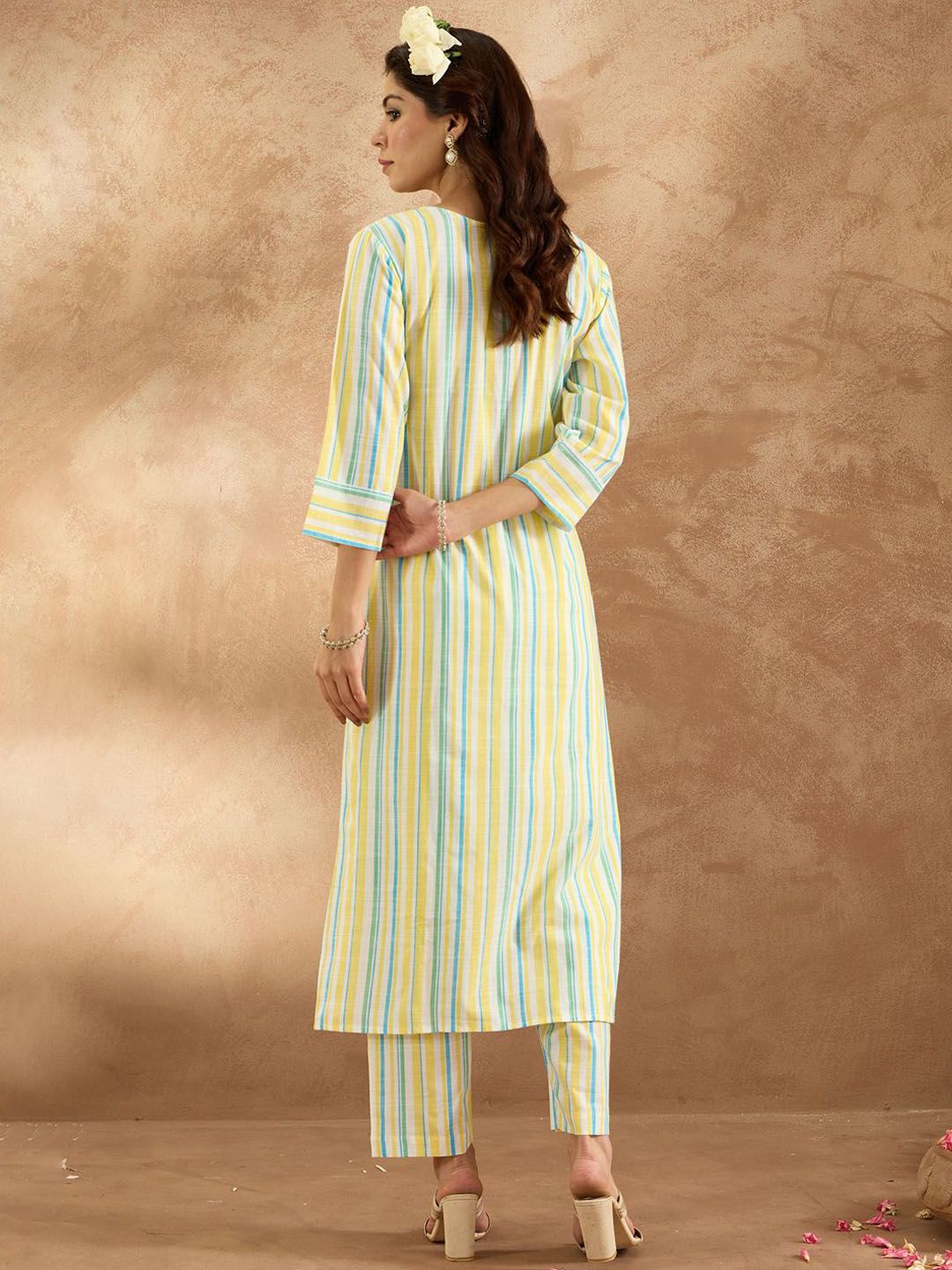 Dhiyona IE Women Floral Embroidered Regular Thread Work Pure Cotton Kurta with Trousers