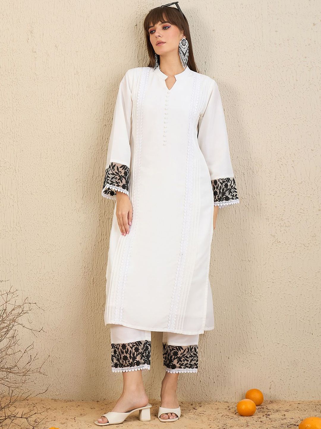 Floral Embroidered Panelled Beads and Stones Straight Kurta with Trousers