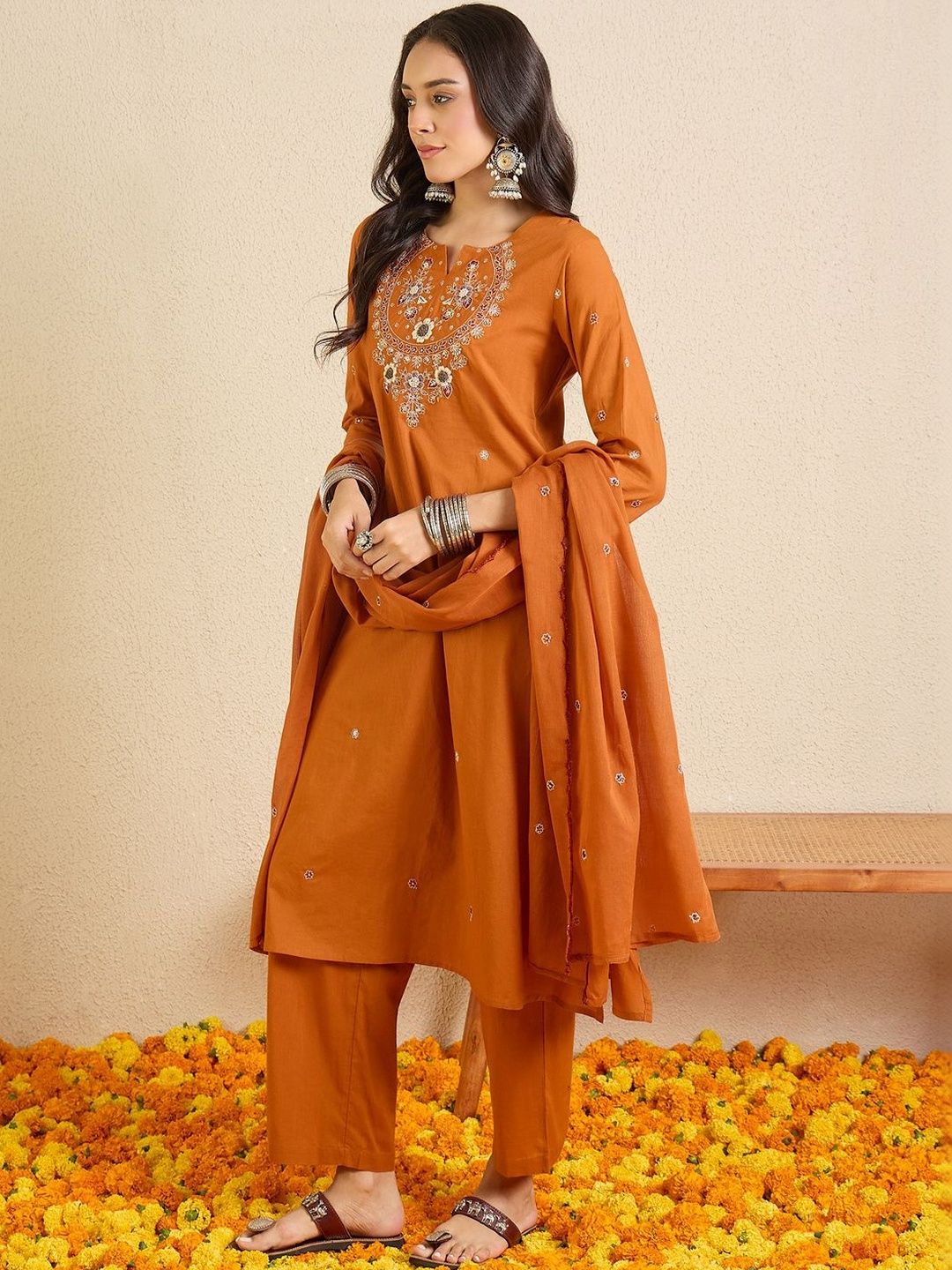 Women Ethnic Motifs Embroidered Regular Thread Work Pure Cotton Kurta with Trousers & With Dupatta