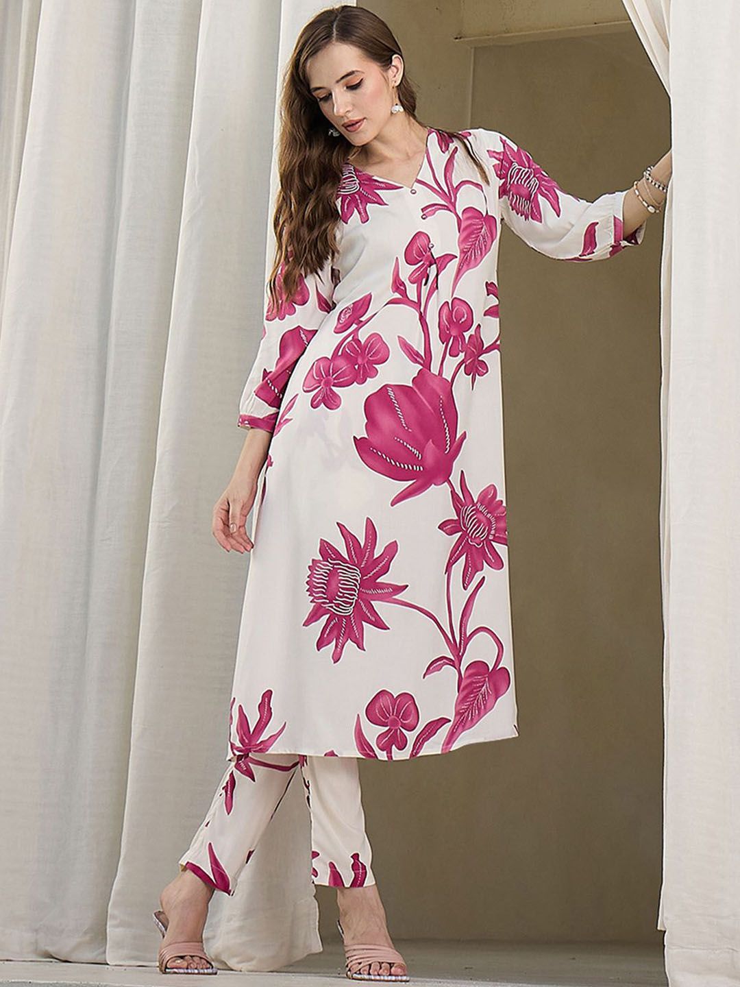 Dhiyona IE Floral Printed V-Neck Tunic & Trousers
