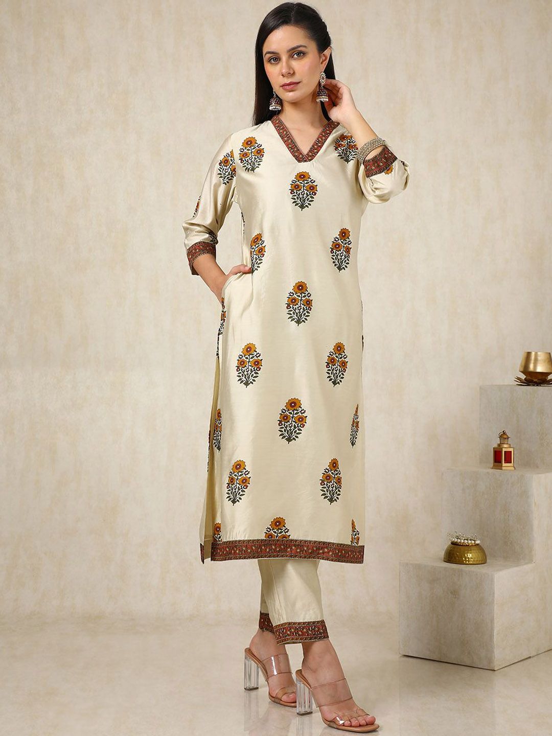 Dhiyona SO Women's Cream-Coloured Floral Printed V-Neck Regular Kurta With Trousers