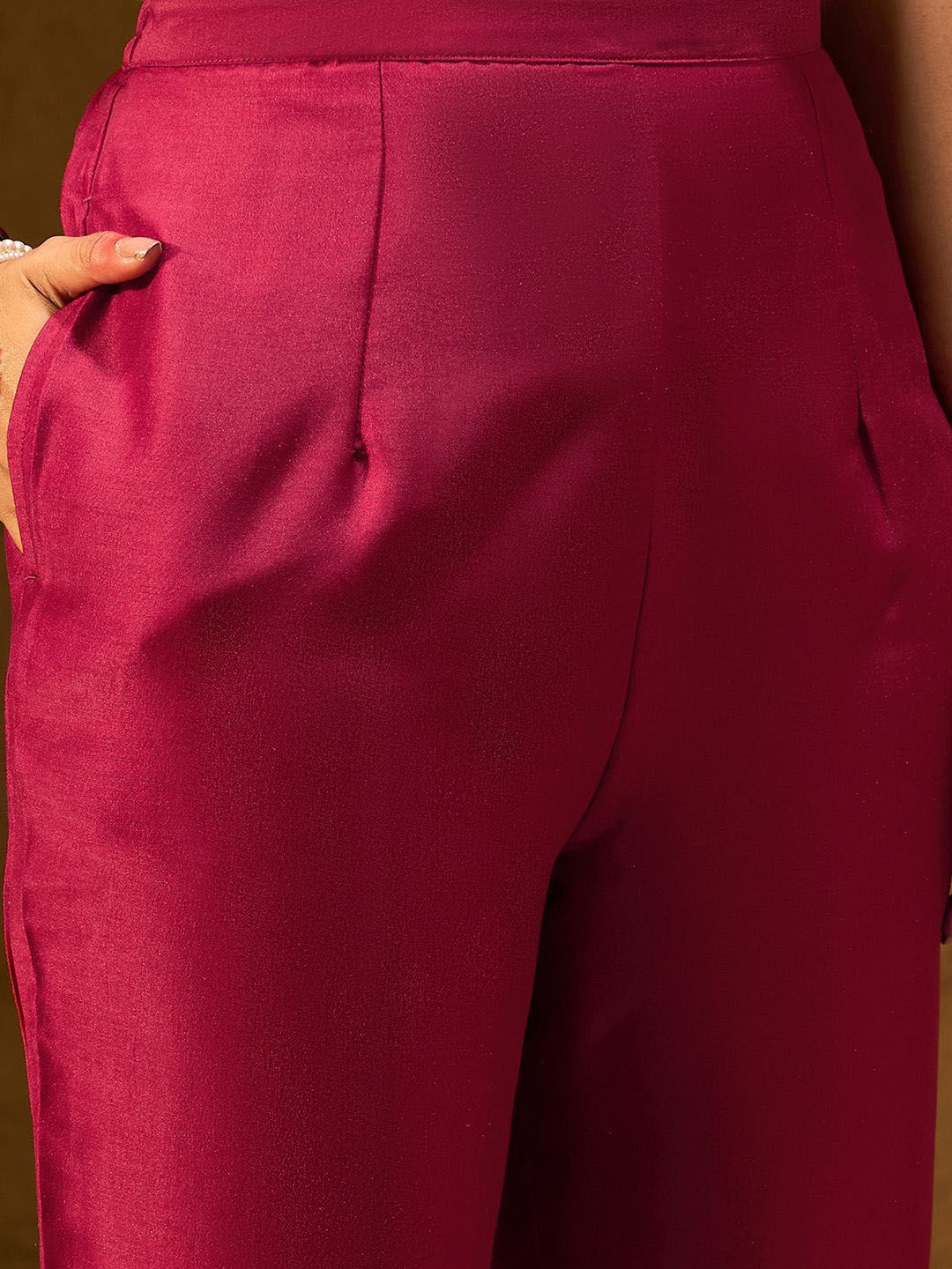 Dhiyona IE Floral Embroidered Sweetheart Neck Straight Kurta With Trousers & Dupatta