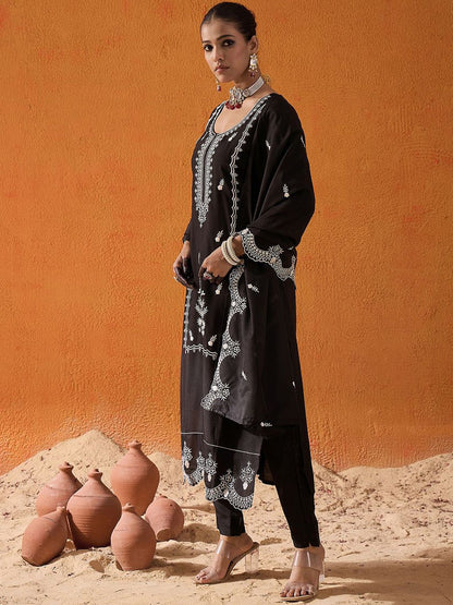 Dhiyona IE Floral Embroidered Straight Thread Work Kurta with Trousers & Dupatta