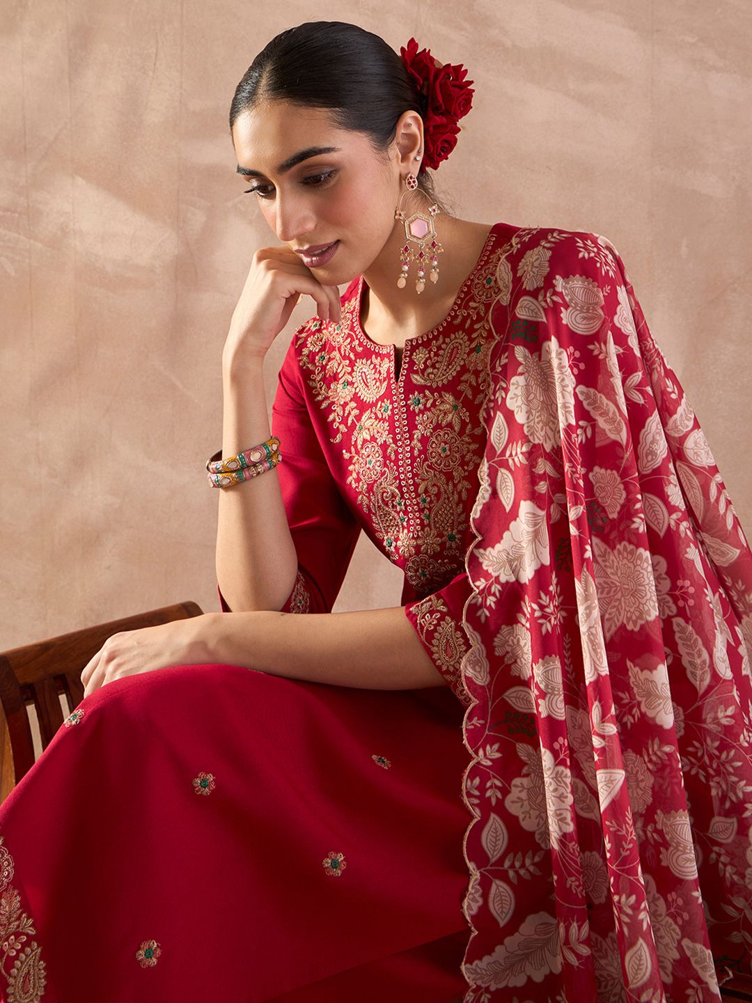 Dhiyona IE Ethnic Motifs Embroidered Notch Neck Thread Work Kurta With Trousers & Dupatta