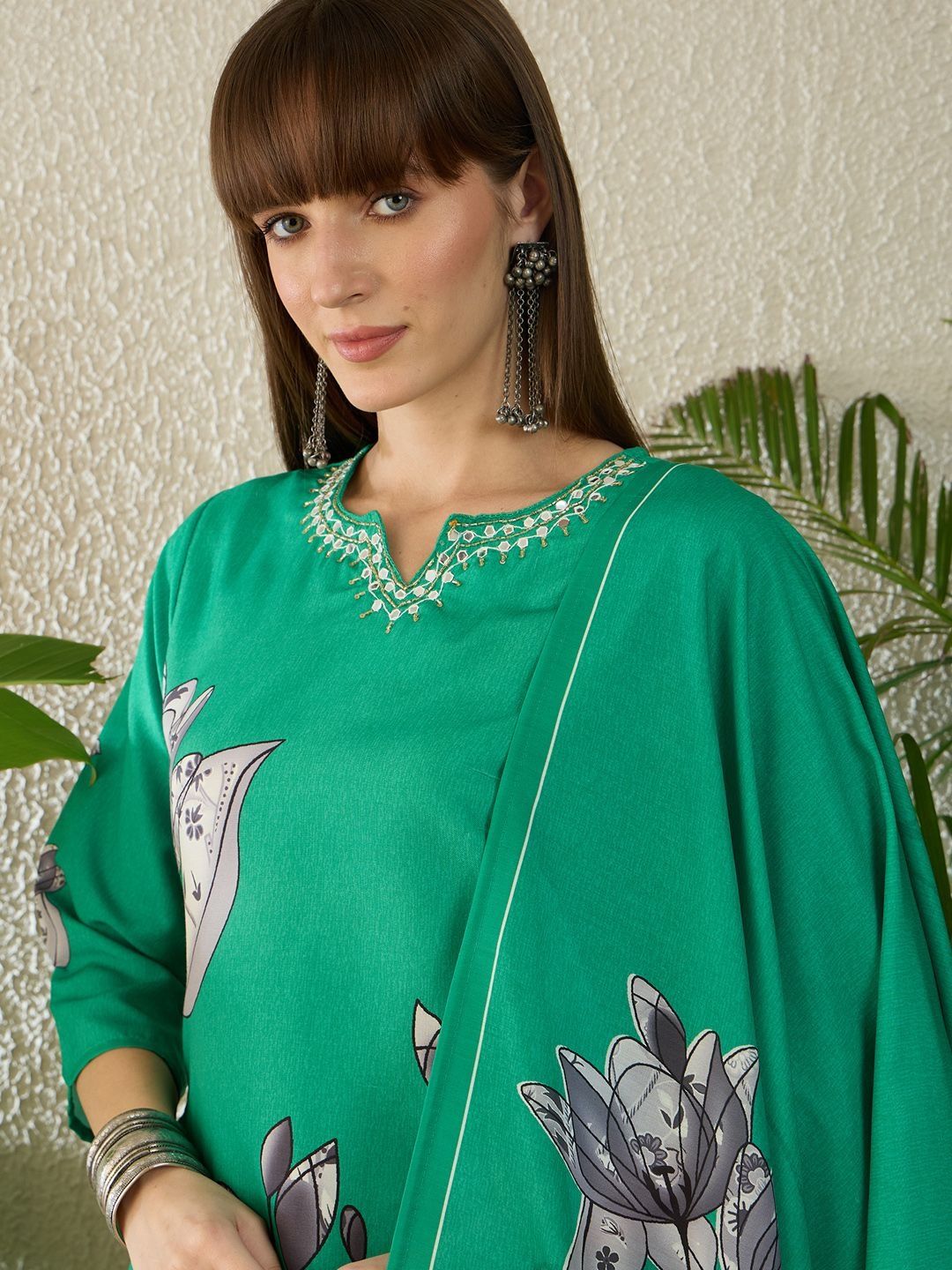 Women Floral Printed Regular Thread Work Kurta with Trousers & With Dupatta