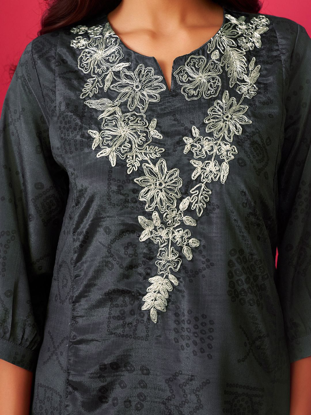 Dhiyona IE Floral Embroidered Notch Neck Tunic & Trousers