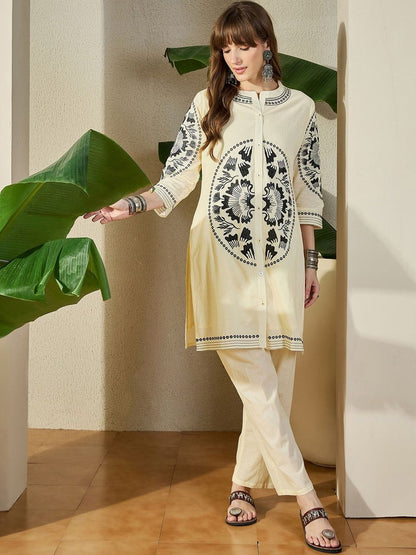 Women Ethnic Motifs Embroidered Straight Kurta Palazzos Set