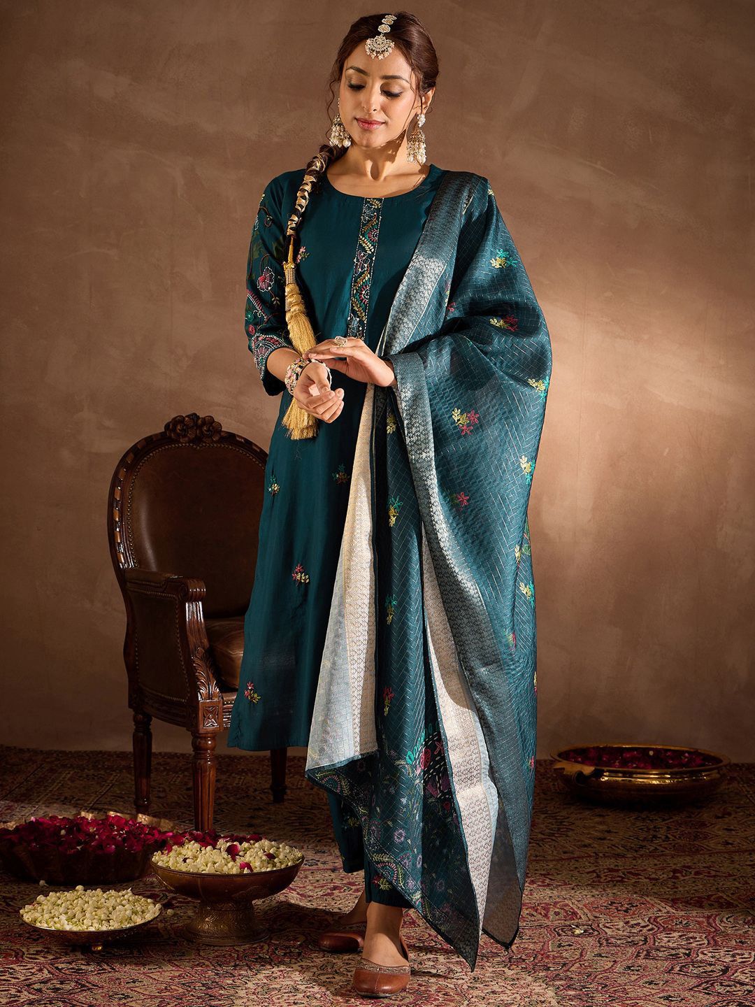 Dhiyona IE Floral Embroidered Thread Work Straight Kurta With Trousers & Dupatta