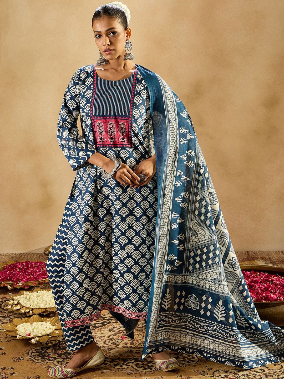 Dhiyona IE Ethnic Motifs Printed Thread Work Pure Cotton Kurta with Trousers & Dupatta