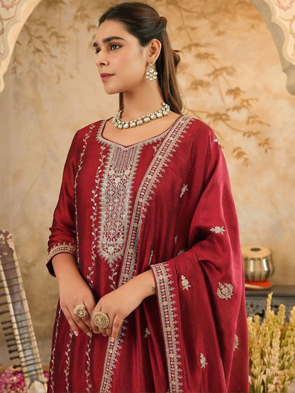 Women Ethnic Motifs Embroidered Regular Sequinned Kurta Set With Dupatta