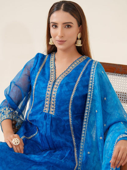 Dhiyona PD Women Floral Embroidered V-Neck Organza A-Line Kurta With Trousers & Dupatta