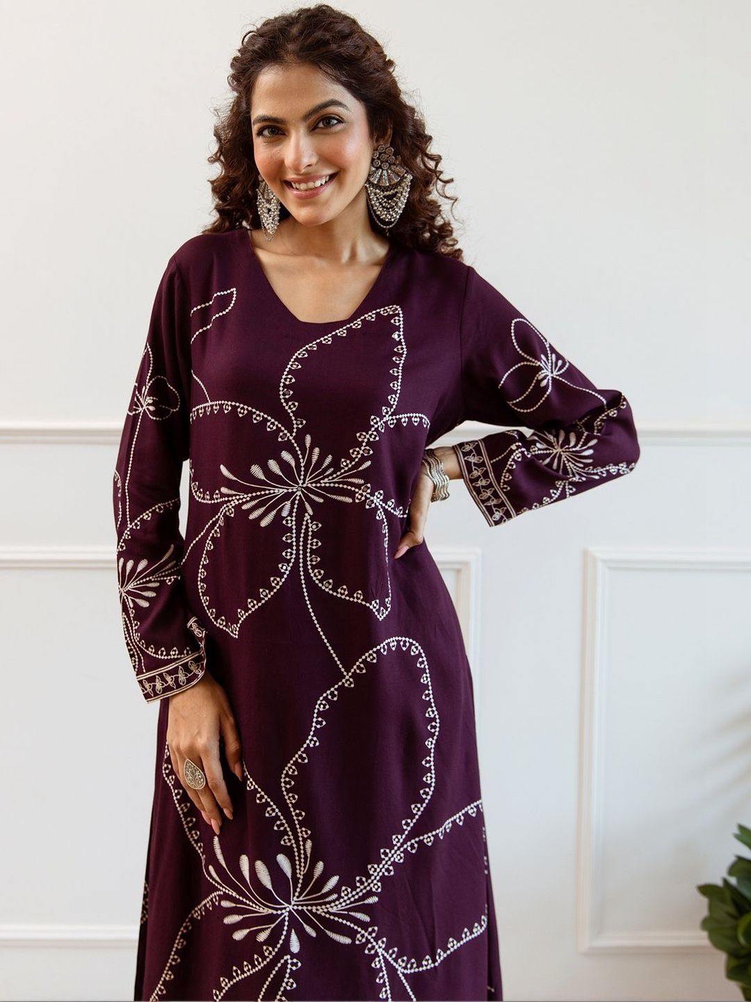 Women Floral Printed Regular Thread Work Kurta with Trousers