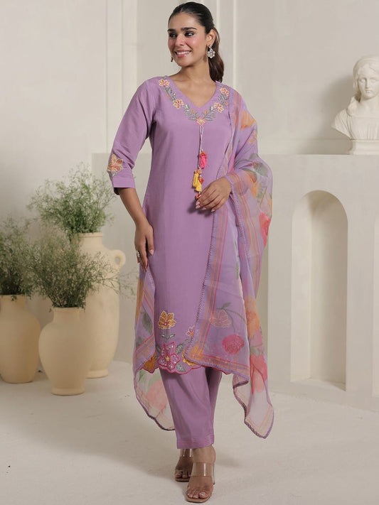 Women Floral Embroidered Kurta with Trousers & Dupatta