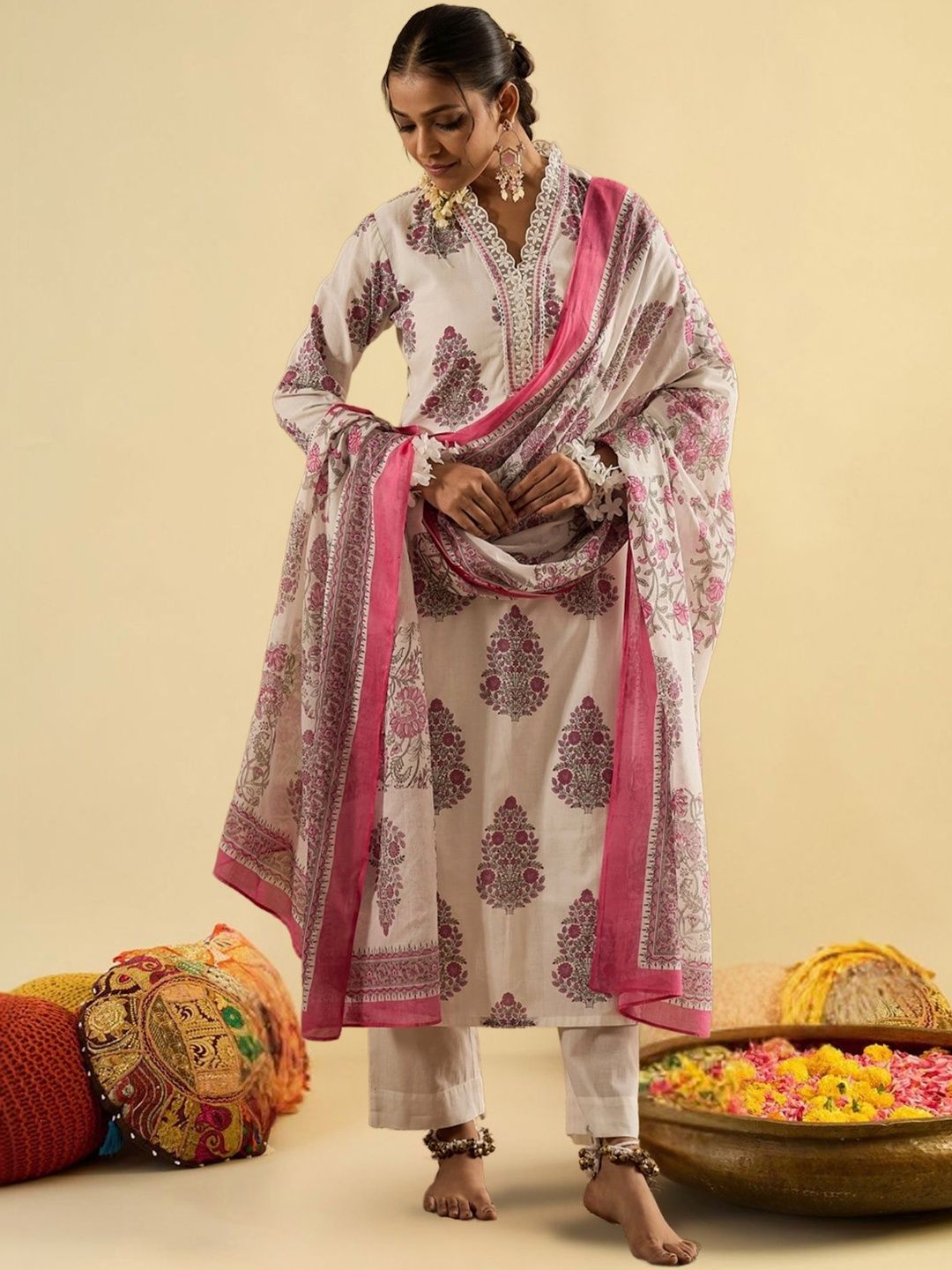 Women Floral Printed Regular Thread Work Pure Cotton Kurta with Trousers & With Dupatta