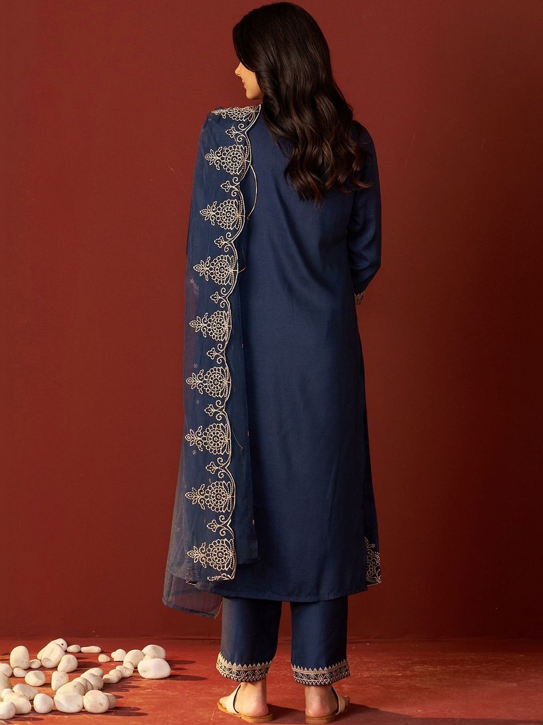 Women Ethnic Motifs Embroidered Regular Thread Work Kurta with Trousers & With Dupatta