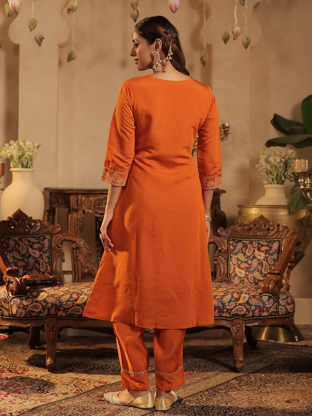 Women Ethnic Motifs Printed Kurta with Trouser
