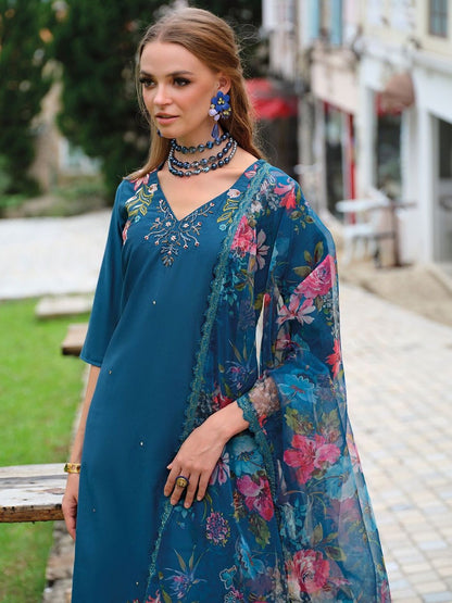 Women Floral Embroidered Regular Thread Work Liva Kurta with Trousers & With Dupatta