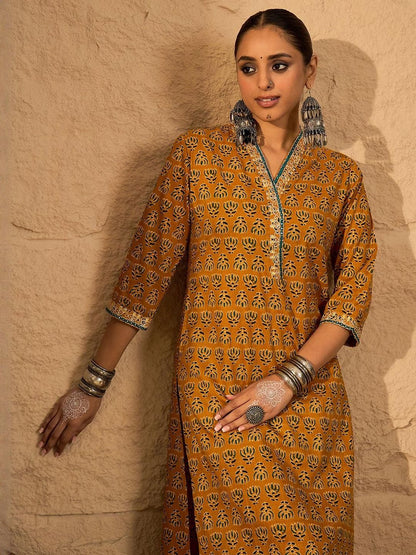 Dhiyona IE Printed Pure Cotton V-Neck Tunic With Trousers