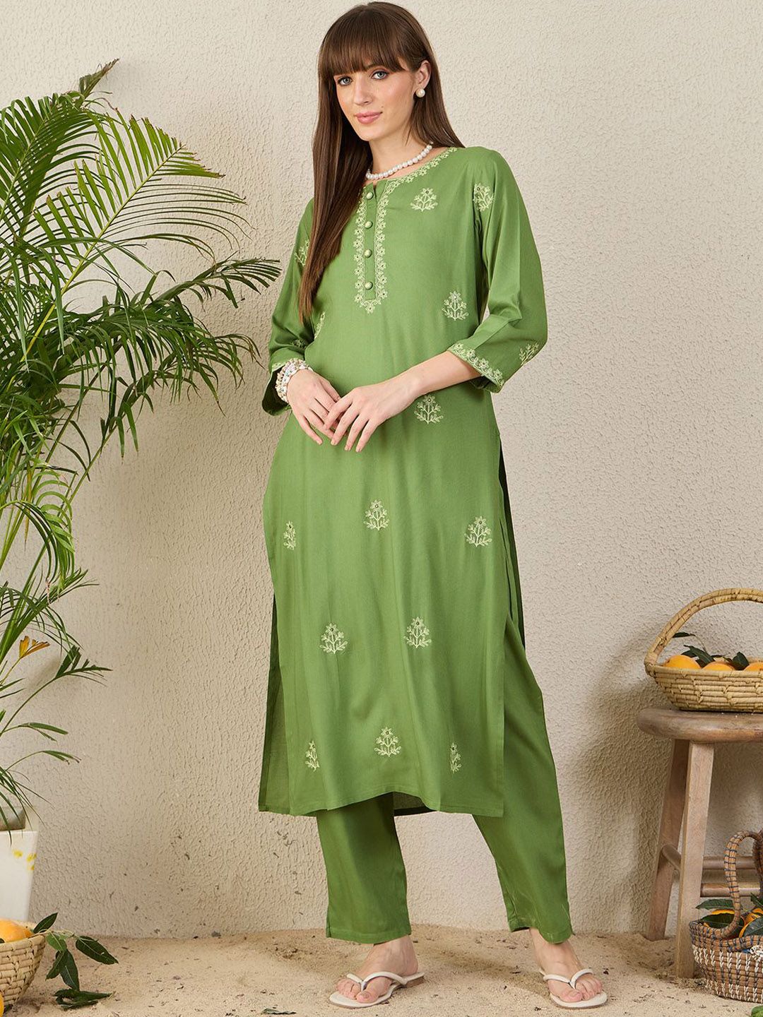 Dhiyona IE Embroidered Notch Neck Tunic With Trouser