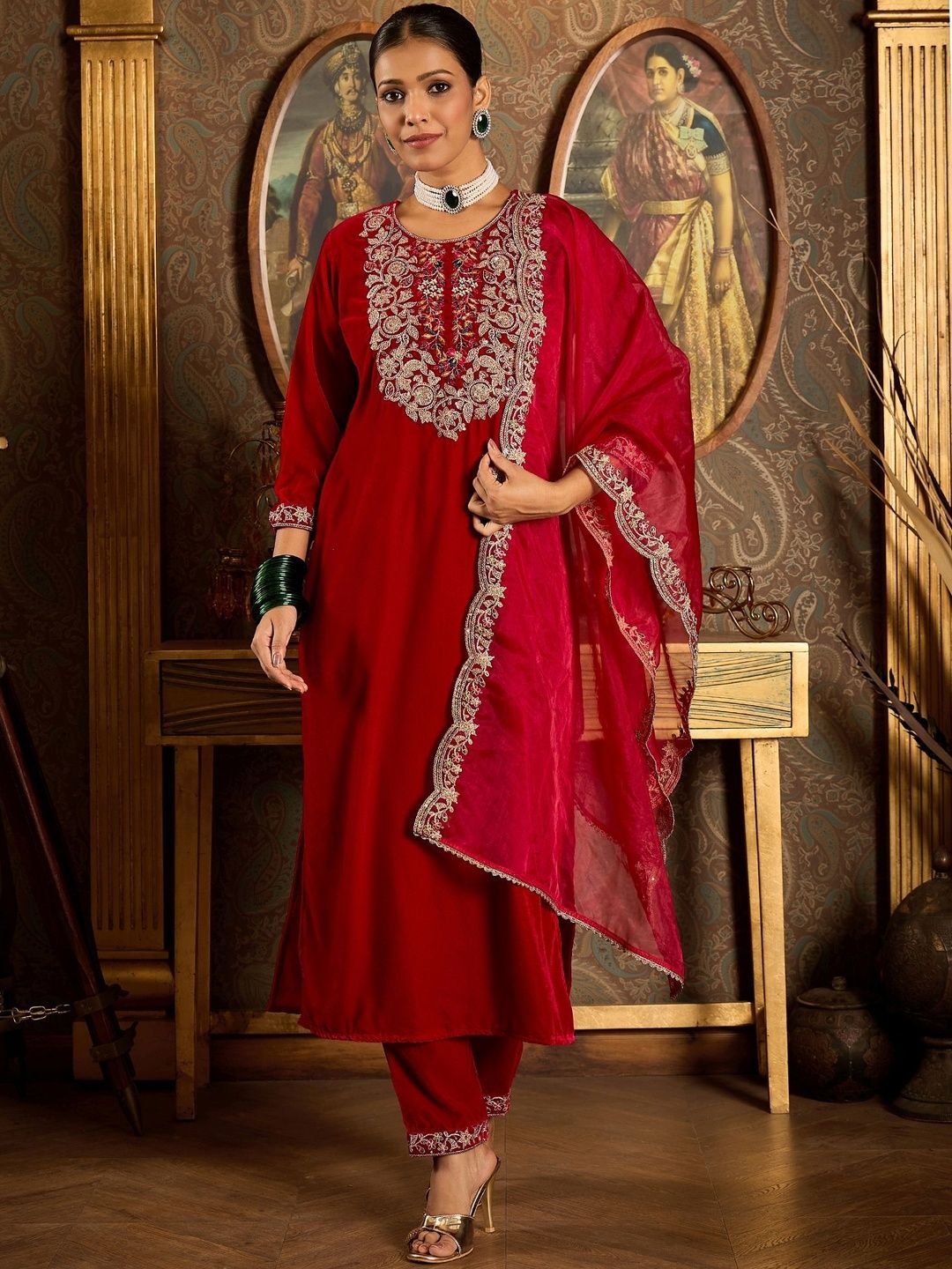 Women Ethnic Motifs Embroidered Thread Work Velvet Kurta & Trousers With Dupatta
