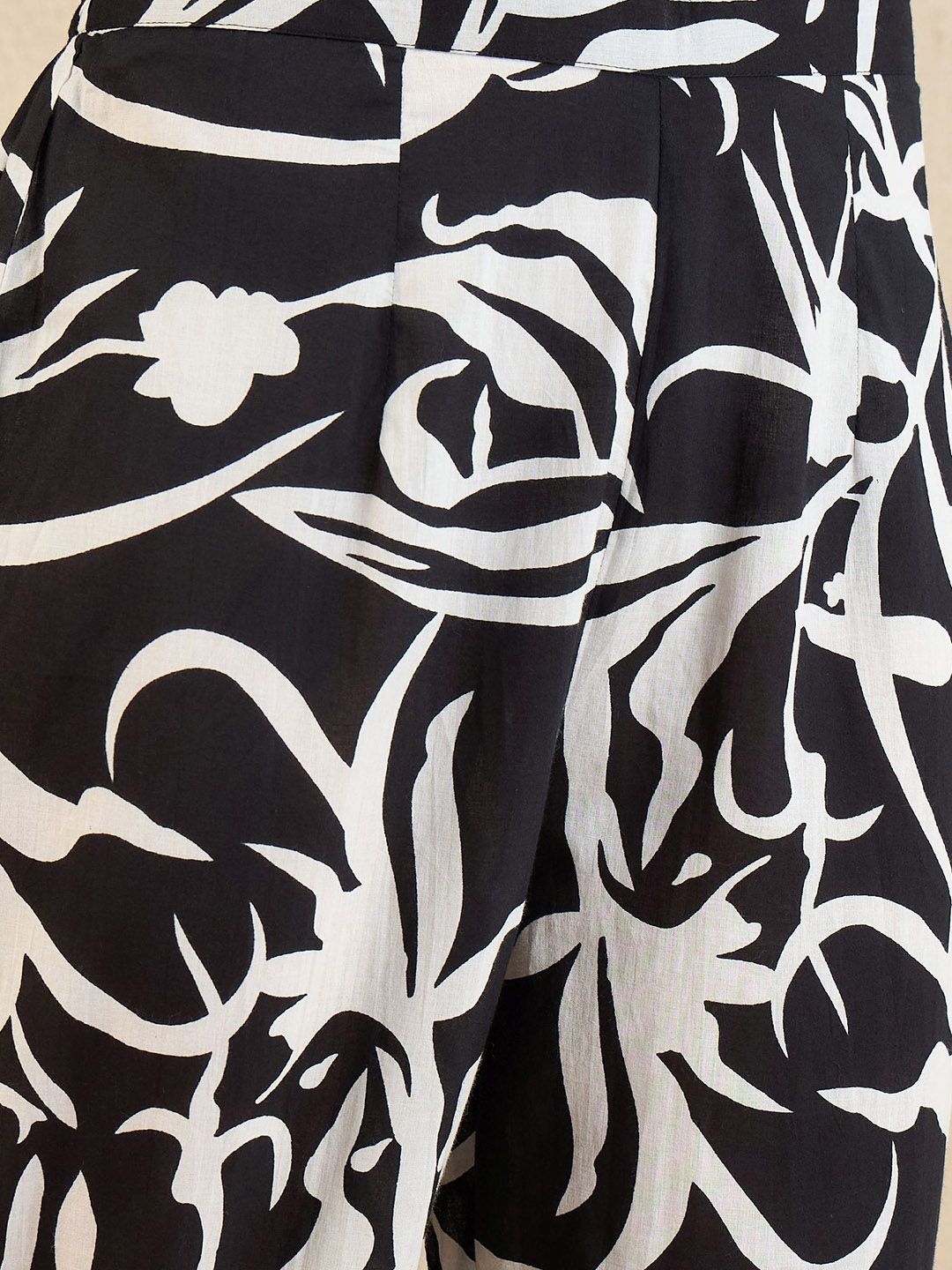 Dhiyona IE Women Floral Printed Regular Pure Cotton Kurta with Trousers
