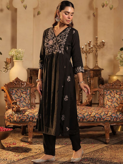 Floral Embroidered Pleated V-Neck Thread Work A-Line Kurta with Trousers