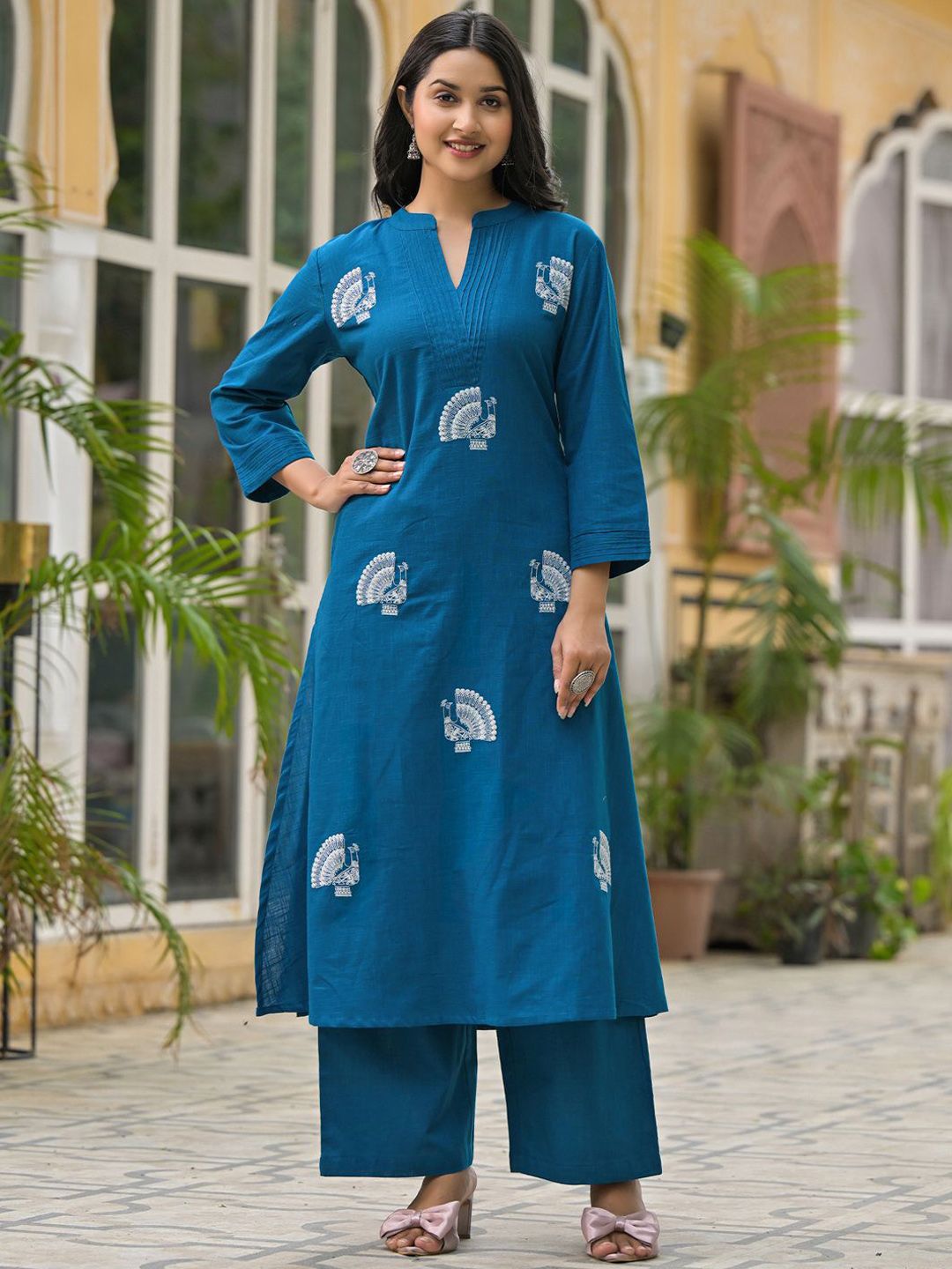 Animal Embroidered Regular Thread Work Pure Cotton Kurta With Palazzos