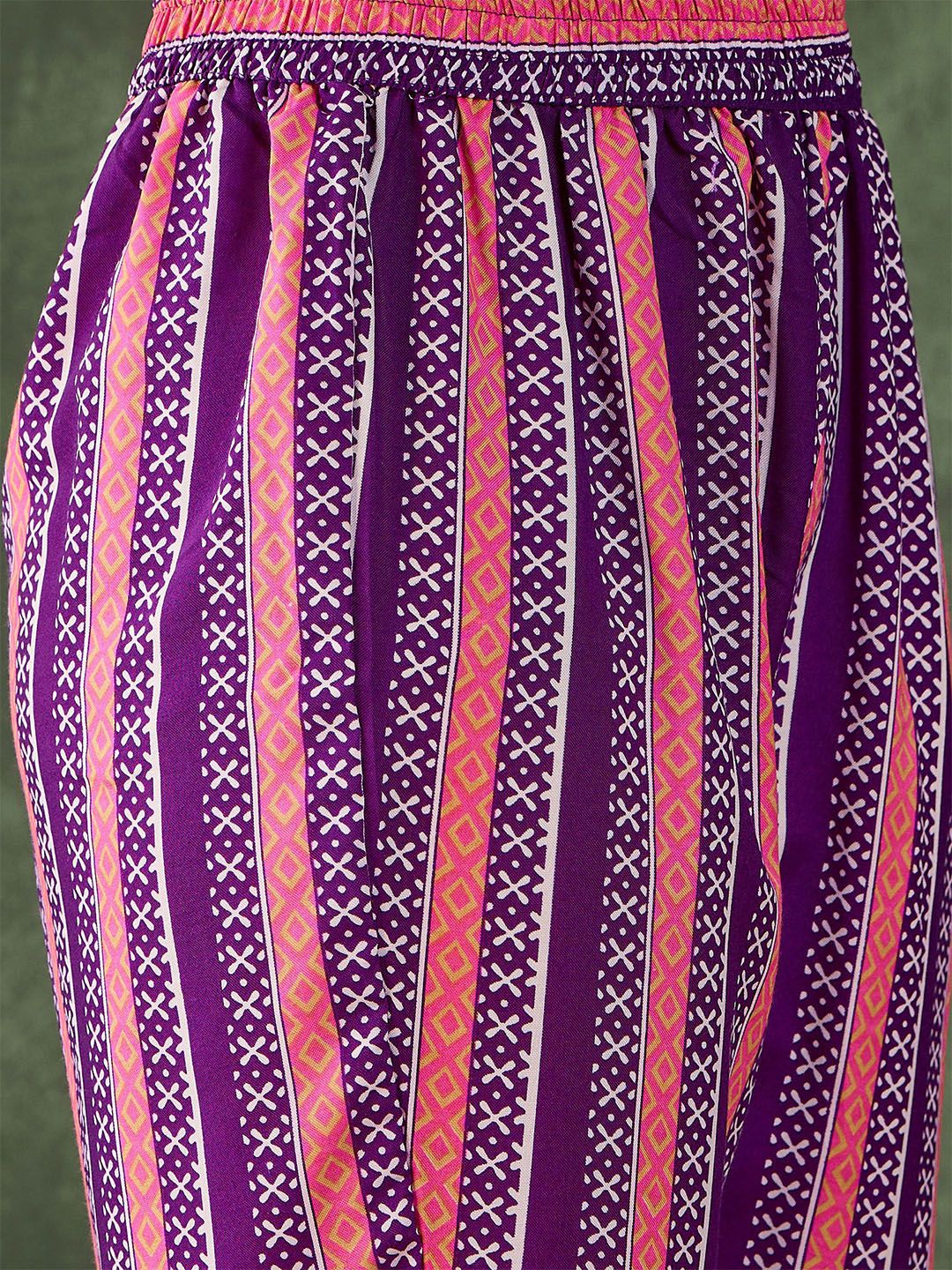 Dhiyona KL Women Floral Printed Tiered Kurta with Trousers & With Dupatta