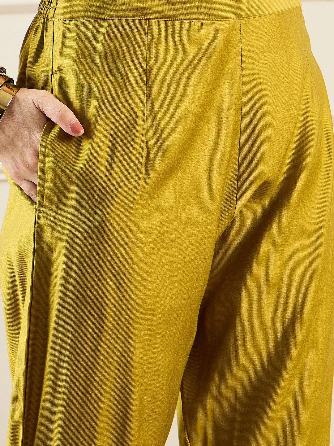 Women Olive Kurta Sets