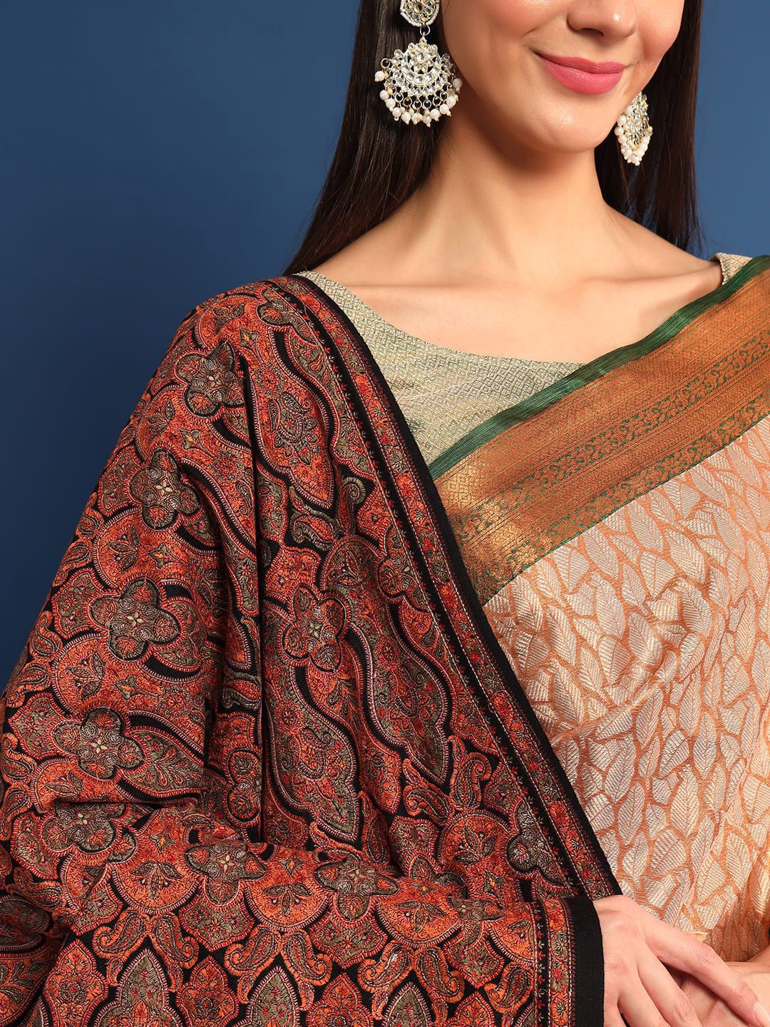 Dhiyona PA Ethnic Motifs Woollen Shawl