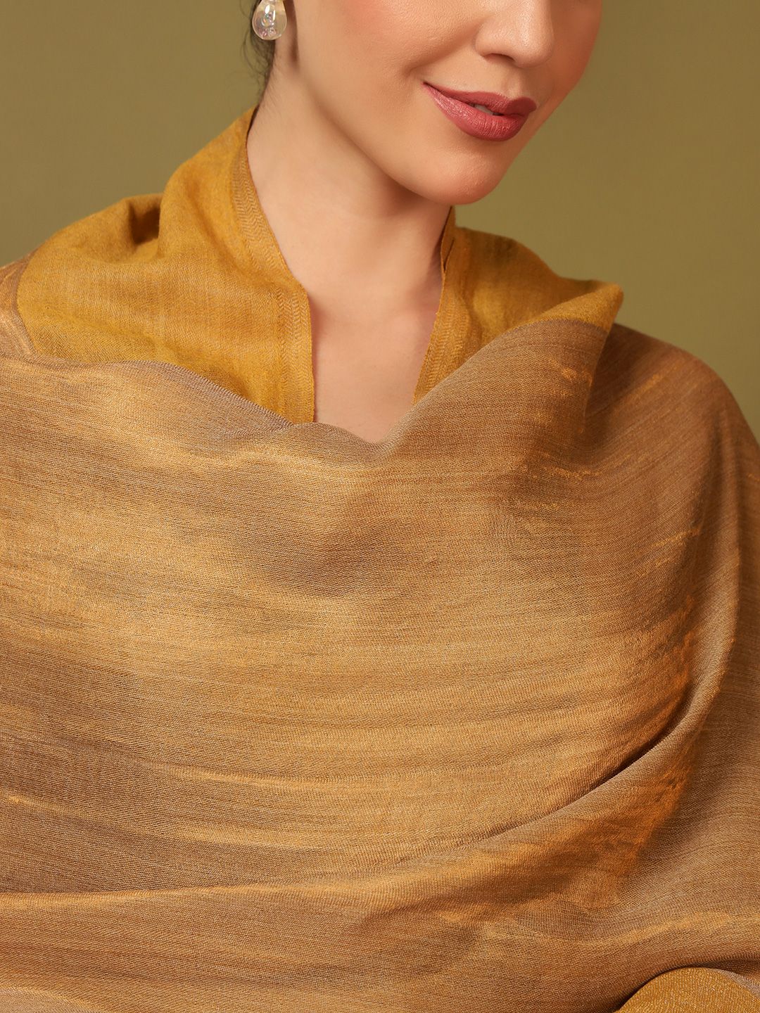 Dhiyona PA Woollen Reversible Shawl