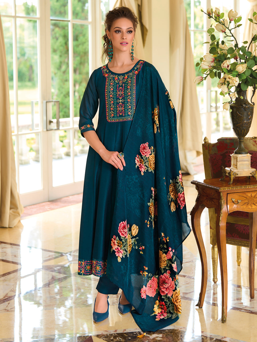 Dhiyona VV Women's Silk Blend Kurta Pant Dupatta Set