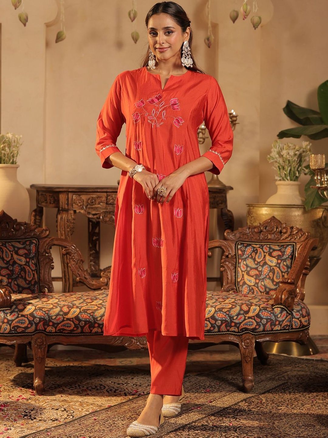 Women Ethnic Motifs Printed Kurta with Trouser