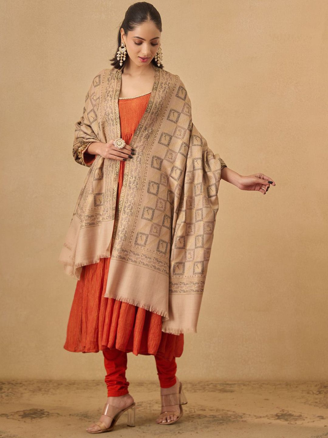 Dhiyona PA Geometric Woven Design Woolen Shawl