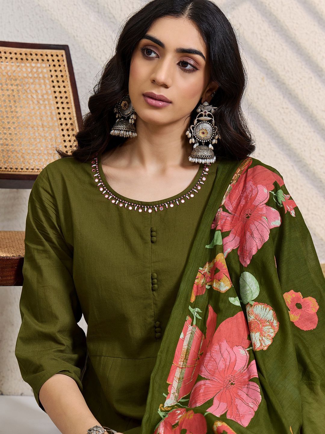 Women Floral Printed Regular Beads and Stones Pure Cotton Kurta with Trousers & With Dupatta