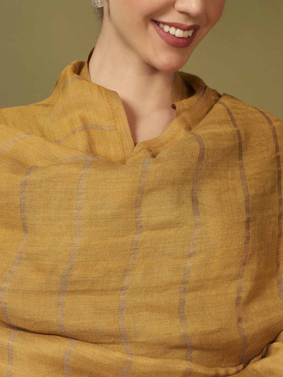 Dhiyona PA Reversible Gulzarim Fine Wool Checked Woven Design Shawl