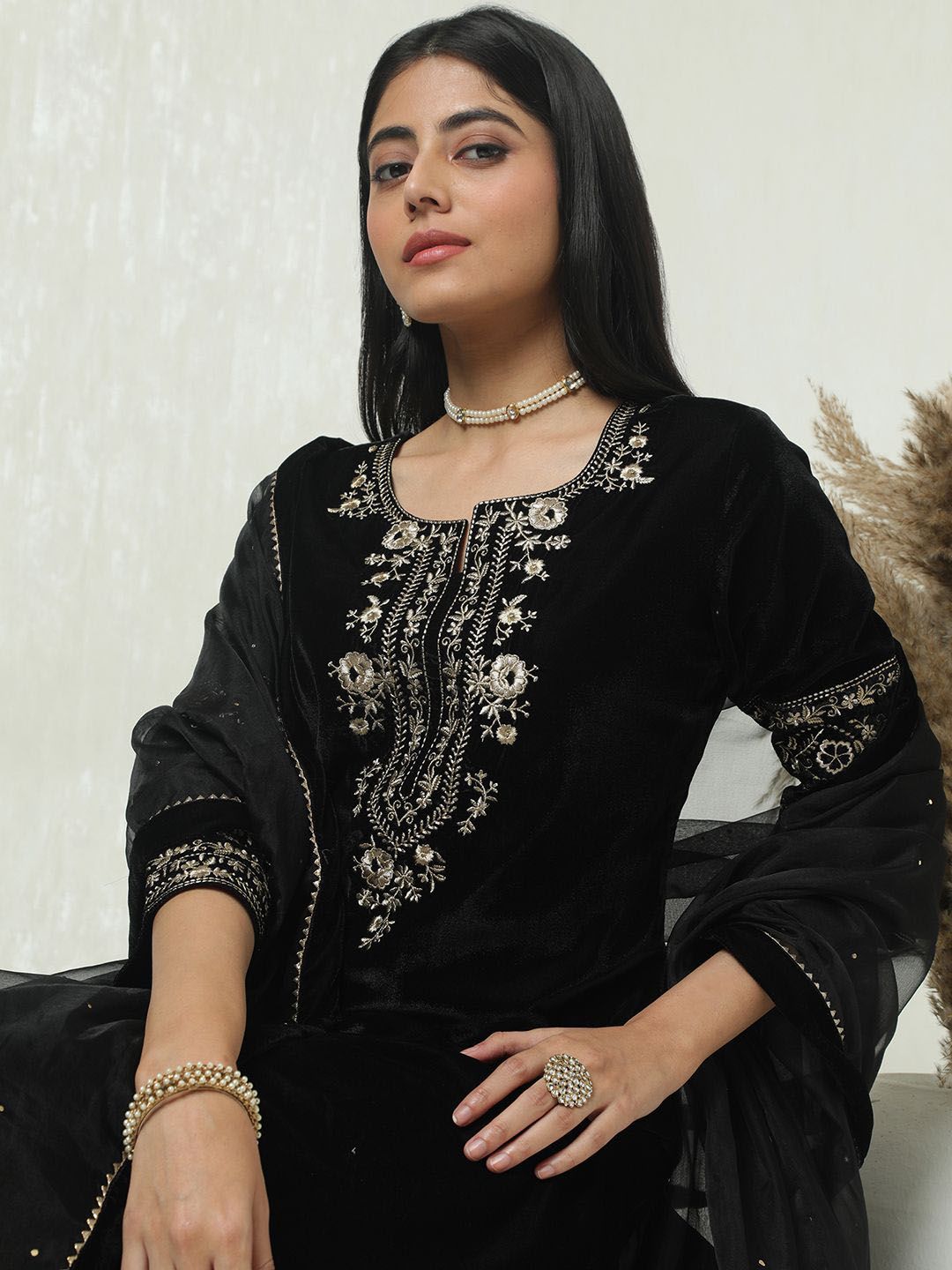 Dhiyona SO Women's Floral Yoke Design Notch Neck Thread Work Velvet Kurta With Trousers & Dupatta