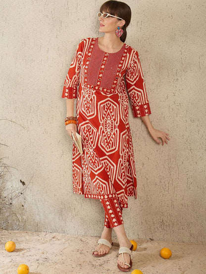 Women Ethnic Motifs Printed Pure Cotton Kurta with Trouser