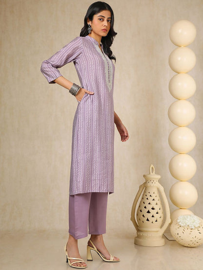 Dhiyona SO Women's Striped Mandarin Collar Thread Work Chanderi Cotton Straight Kurta With Trouser