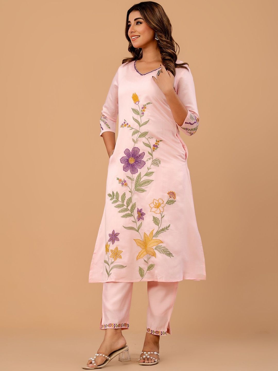Women Floral Embroidered Regular Thread Work Kurta with Trousers