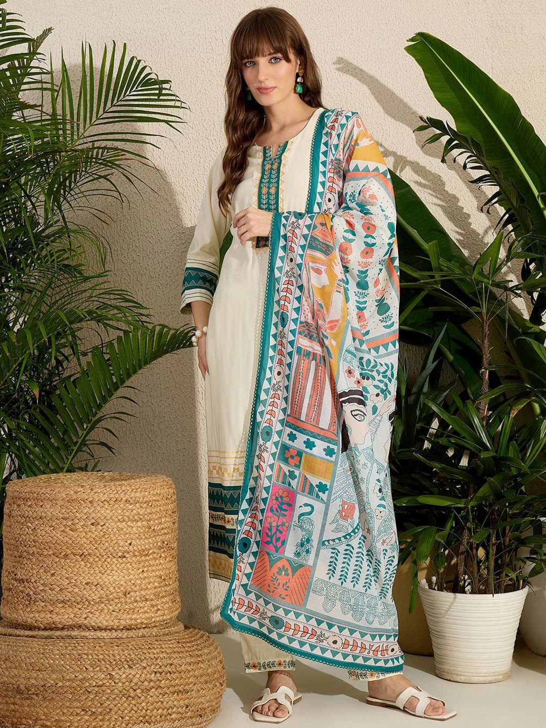 Ethnic Motifs Embroidered Thread Work Kurta with Trousers & With Dupatta