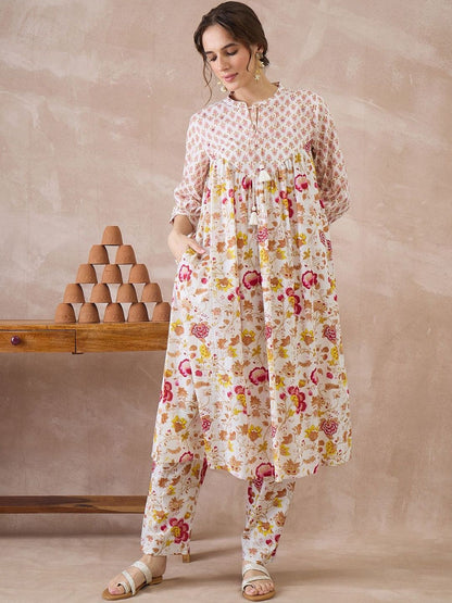 Women Floral Printed Empire Pure Cotton Kurta with Trousers